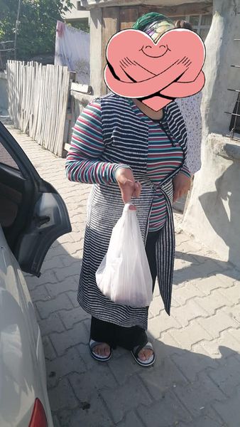 Derneğimize bağışlanan kurban paylarımız yetim ailelere dağıttık, çocuklara harçlık verdik